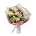 Flower of roses and lisianthus